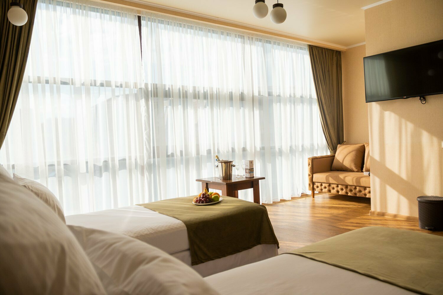 Стандарт "Комфорт"  (раздельные кровати, вид на бассейн) 301