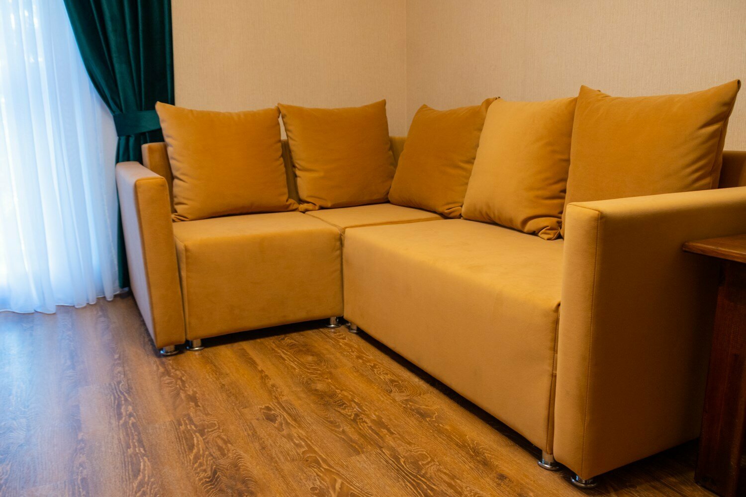 Стандарт "Комфорт"  (раздельные кровати, вид на город) 303