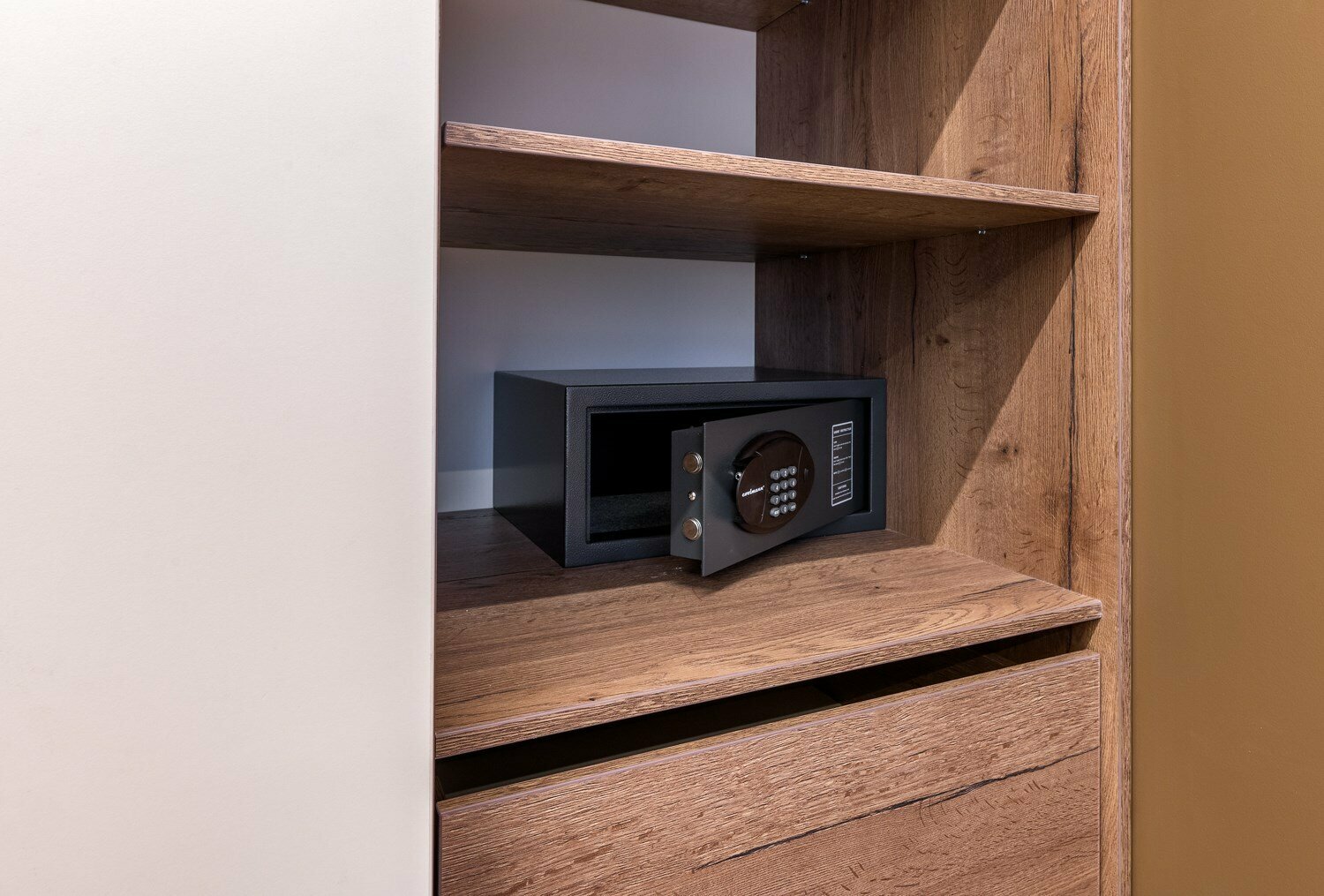 "Пьетро" с террасой 38 кв.м с кондиционером