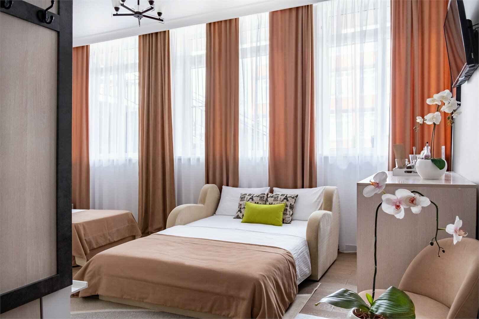 LUX (студио комфорт)