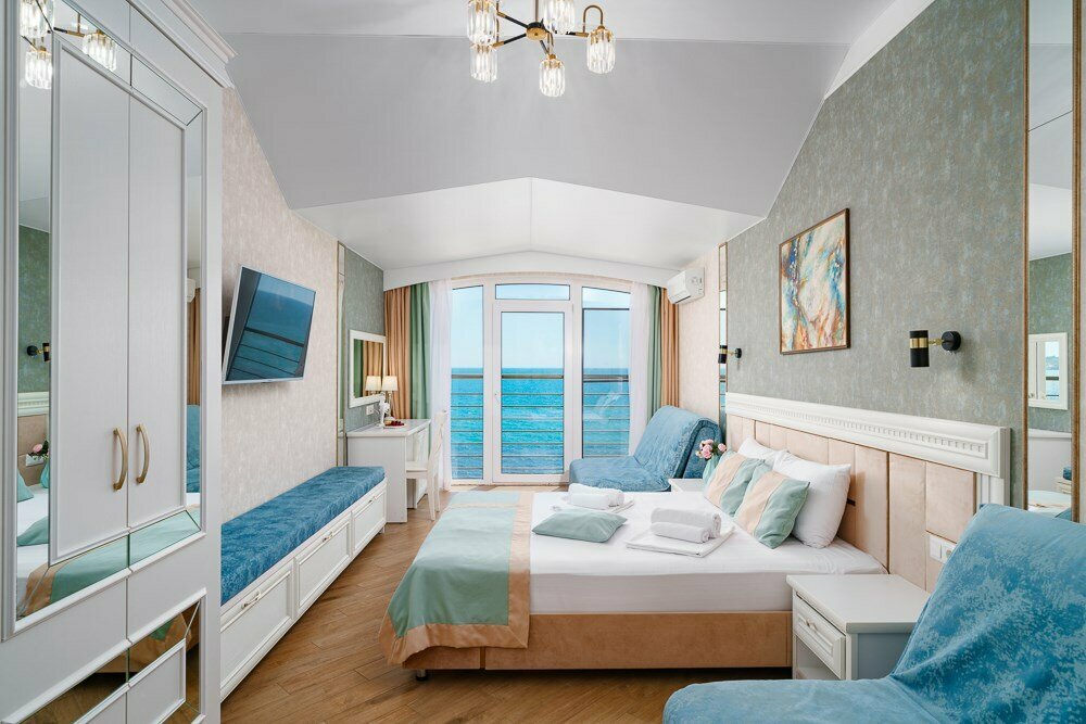 Улучшенный люкс с видом на море