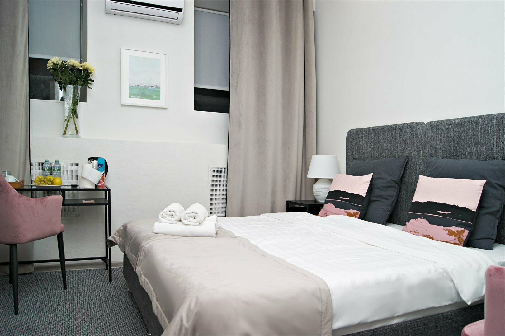 Стандартный двухместный номер с одной большой или двумя раздельными кроватями