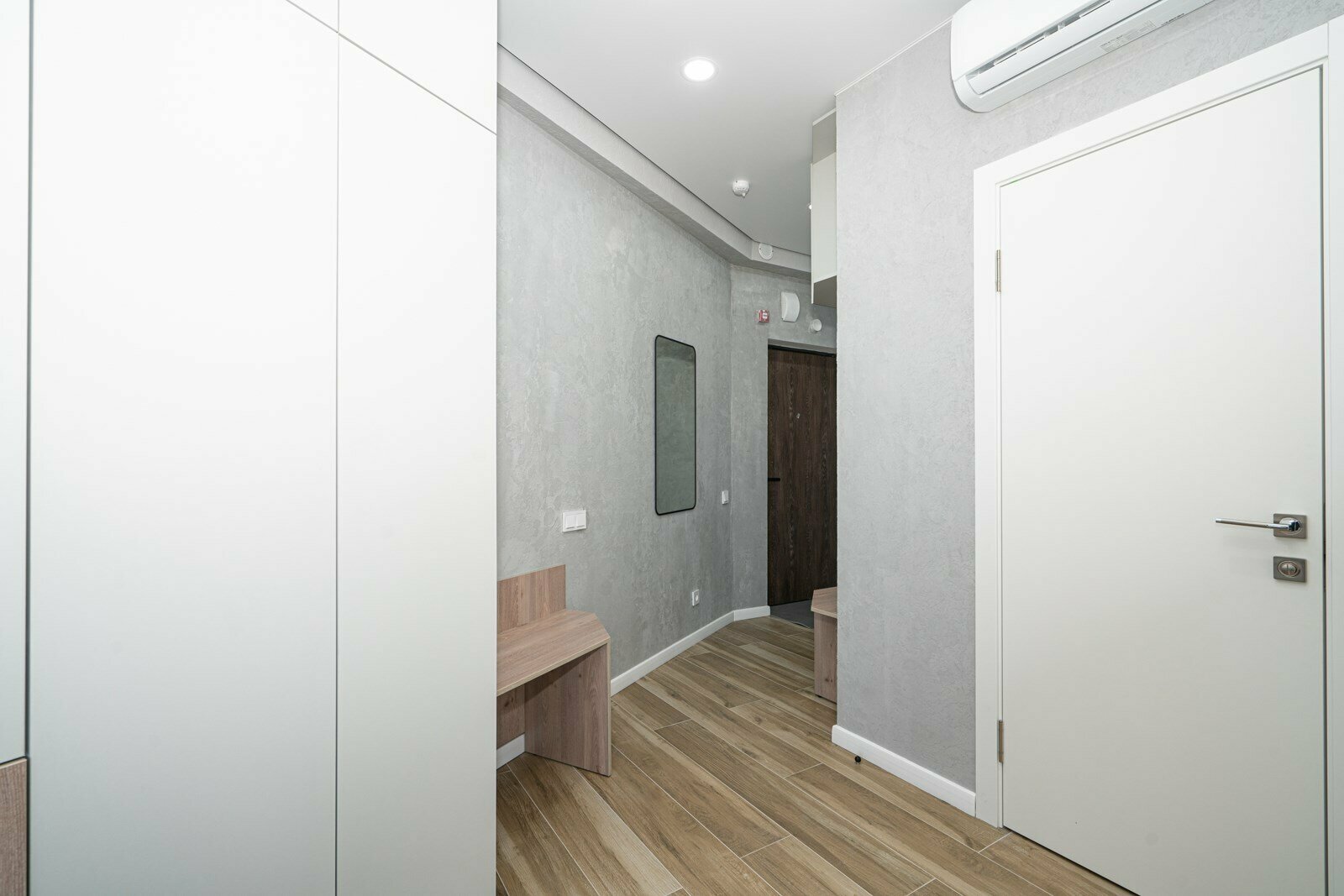 Апартаменты с отдельной спальней LS-LUX-SOFT BLUE небесных оттенков лета в Алуште - вид на море и горы с 10 этажа