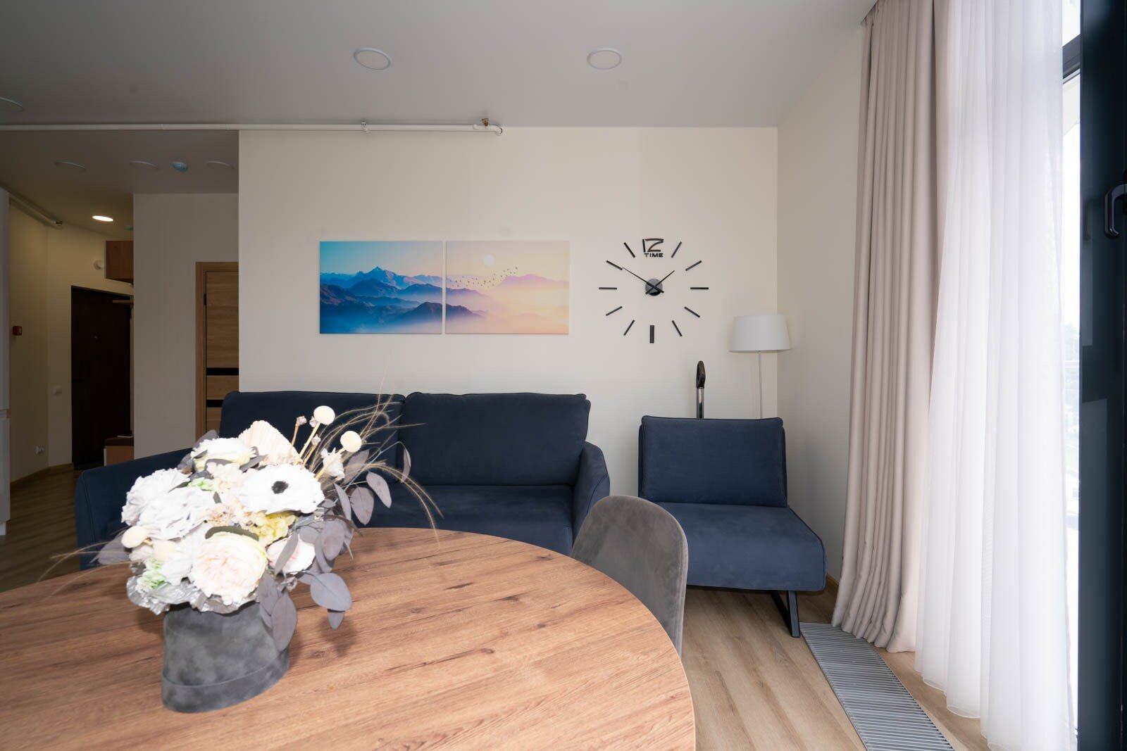 Апартаменты с отдельной спальней LS-DEEP FOREST крымские ландшафты в Алуште - вид на горы и город с 3 этажа