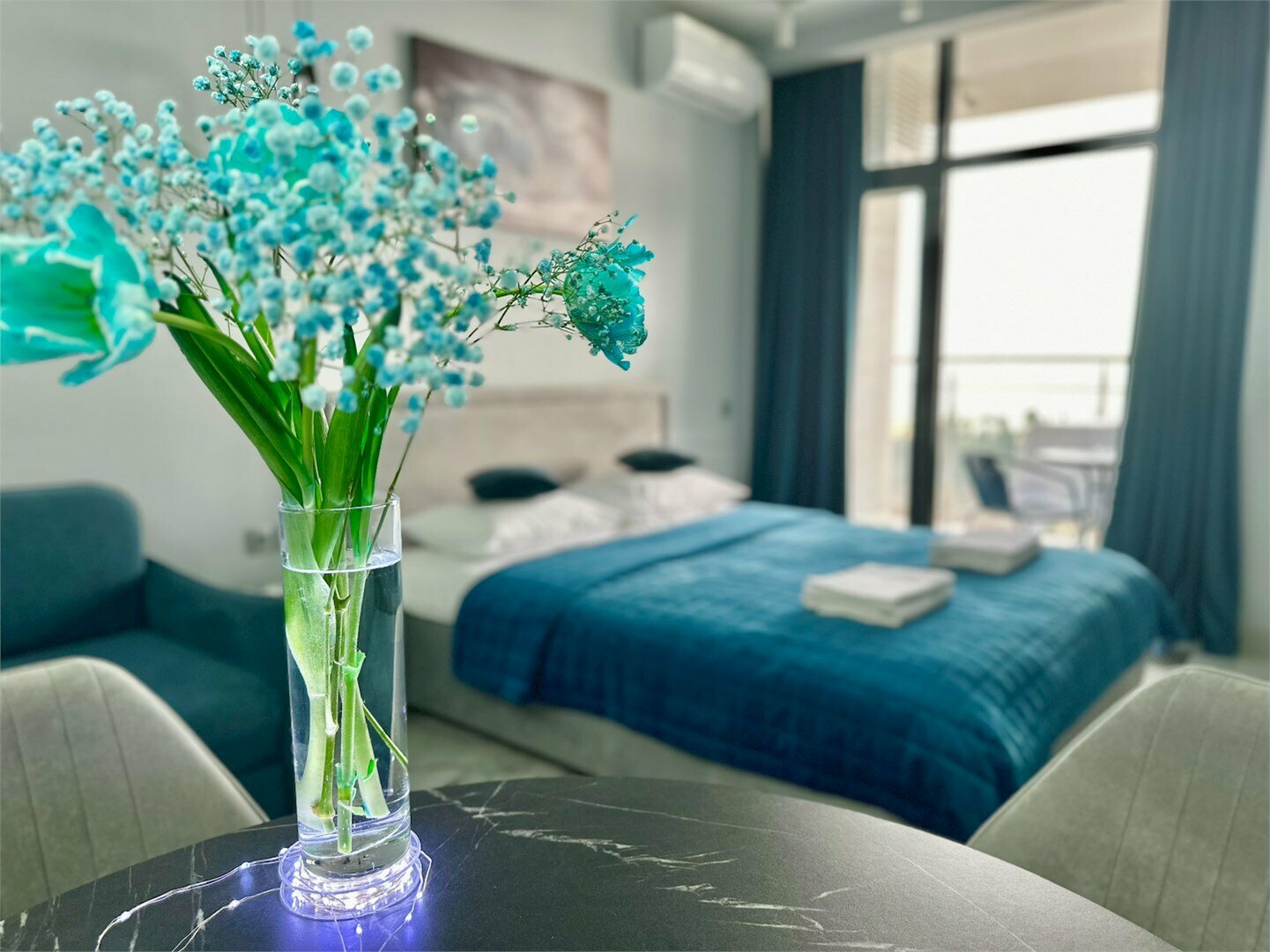 Дизайнерская студия LS-BLUE CURACAO горько-сладкий вкус  лета в Алуште - вид на море с 3 этажа