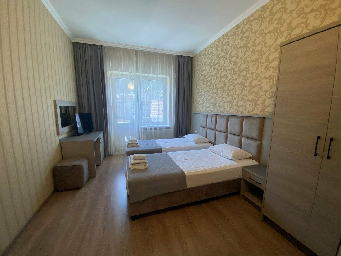 Четырехместный номер с видом на горы