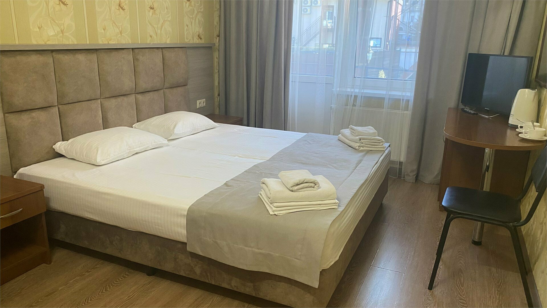 Улучшенный двухместный номер с 1 кроватью или 2 отдельными кроватями, вид на горы