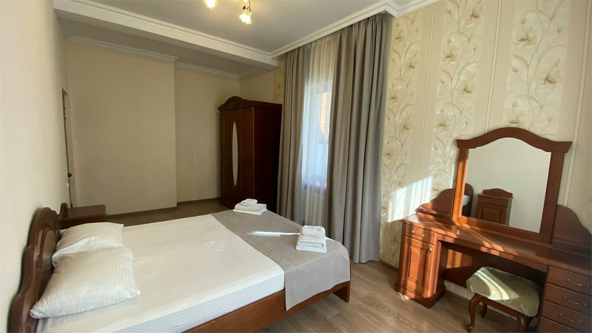 Четырехместный номер с видом на горы