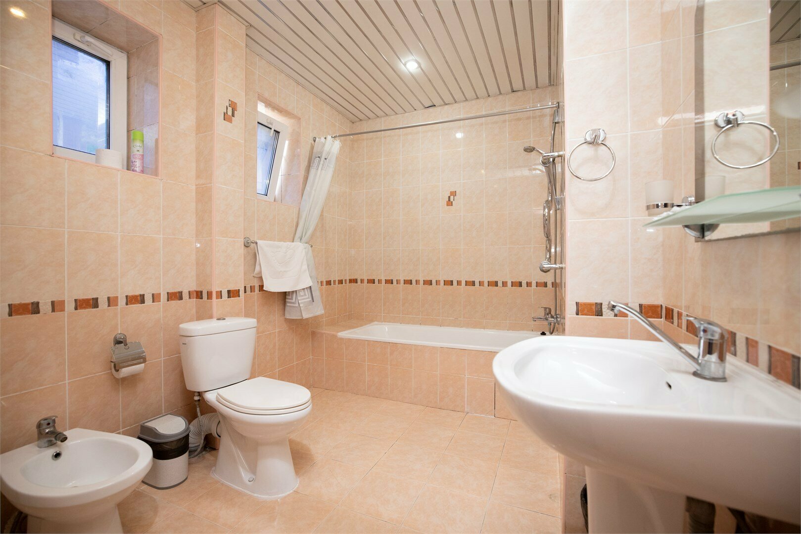 Четырехместный номер с видом на горы