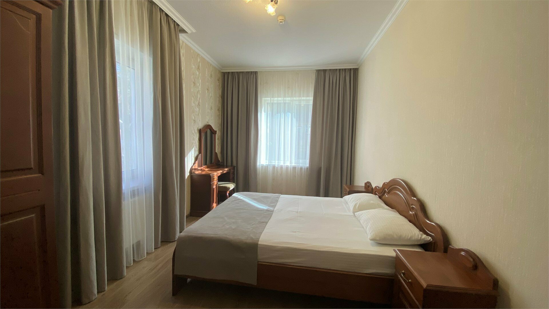 Четырехместный номер с видом на горы