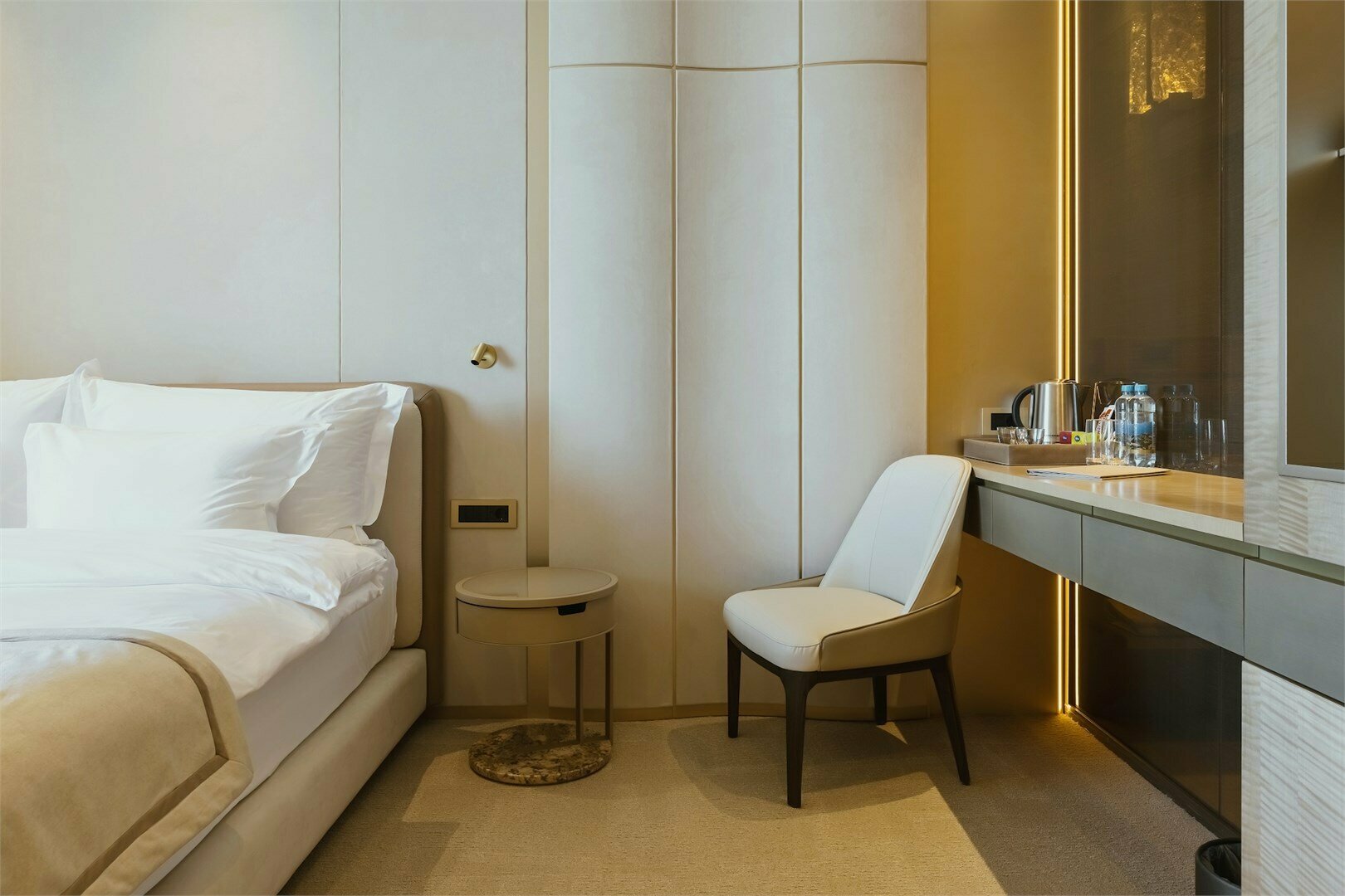 Делюкс Шарм с видом на горы/сад (одна кровать)