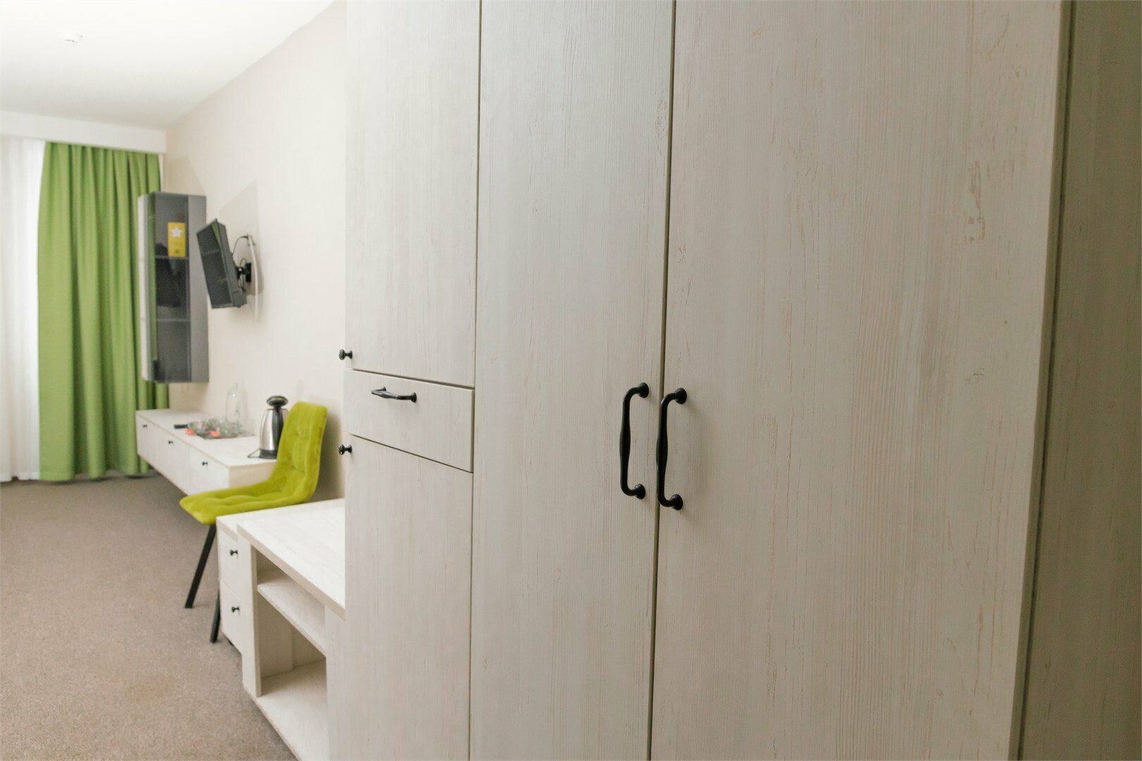 Семейный стандарт корпус у бассейна