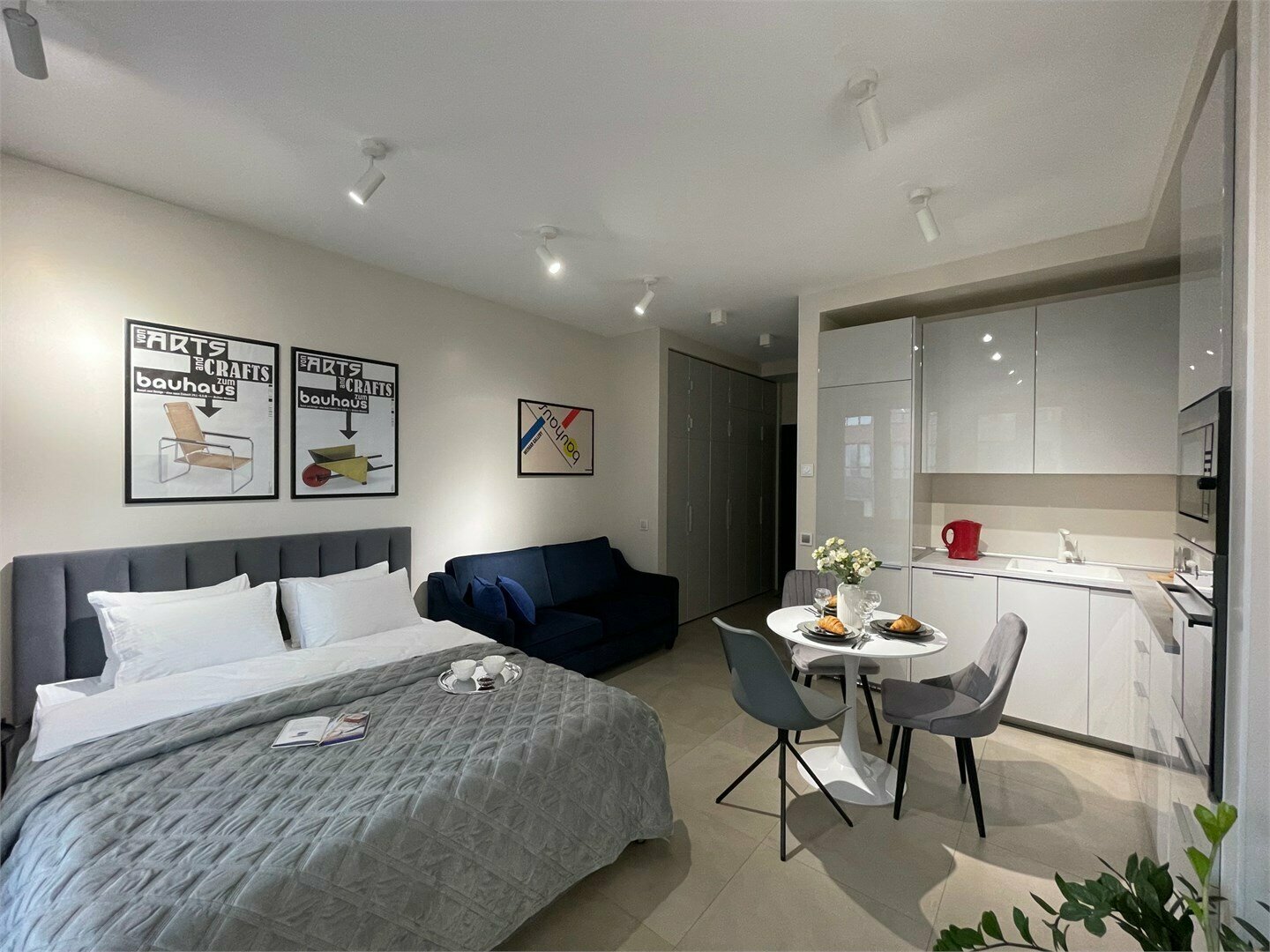 Avangard - 3х местные делюкс-апартаменты в "Савеловский-Сити" (3 этаж)