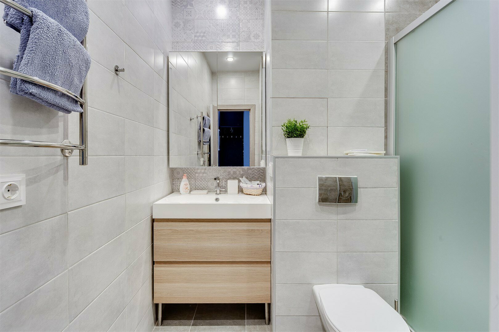 Graphite - 3х местные делюкс-апартаменты в "Савеловский-Сити" (27 этаж)