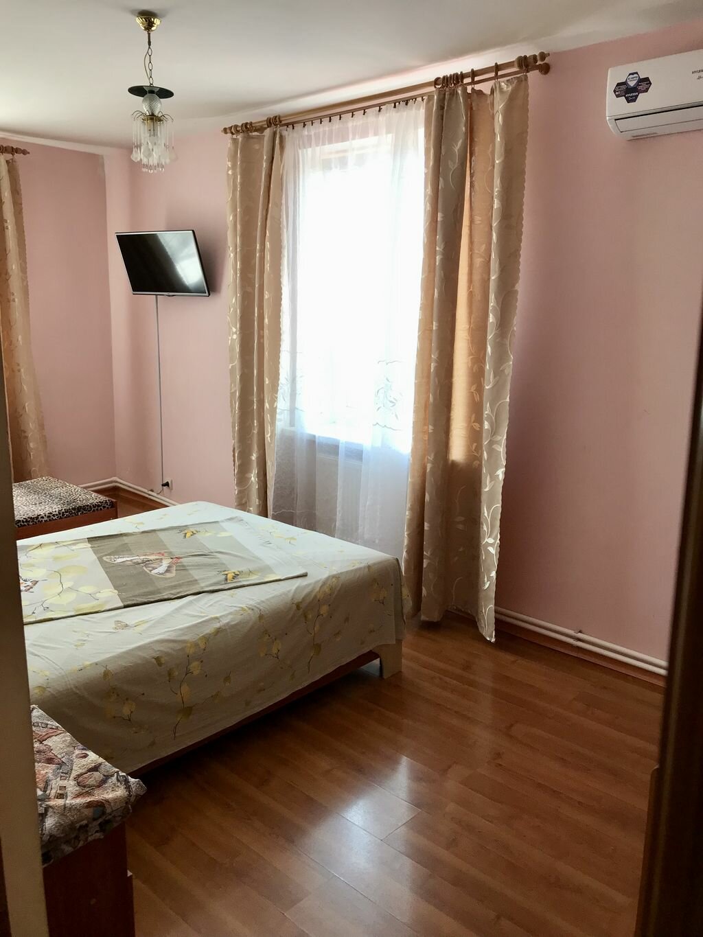 3 комнатный номер с кухней и террасой