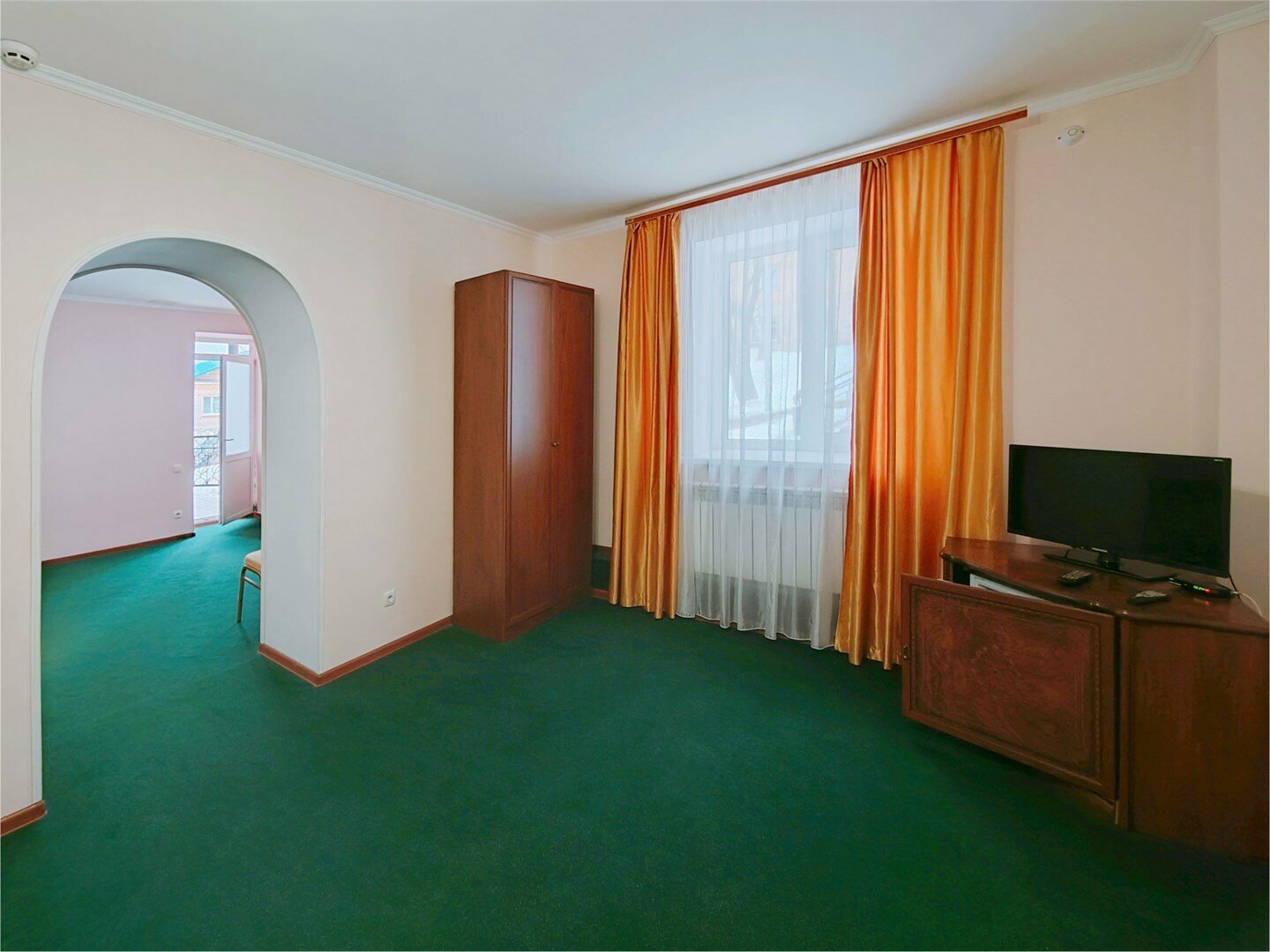 СЬЮИТ С БАЛКОНОМ