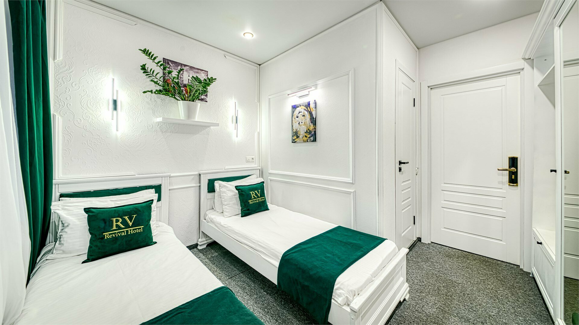 Небольшой номер Улучшенный двухместный с 1 или 2 односпальными кроватями