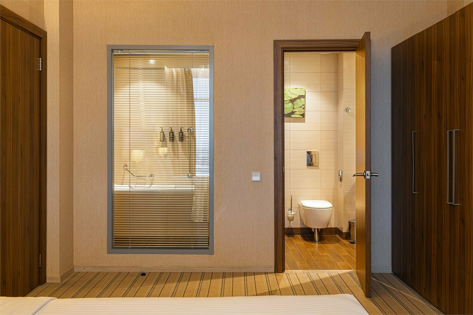 Апартаменты с панорамным видом на парк и пруд