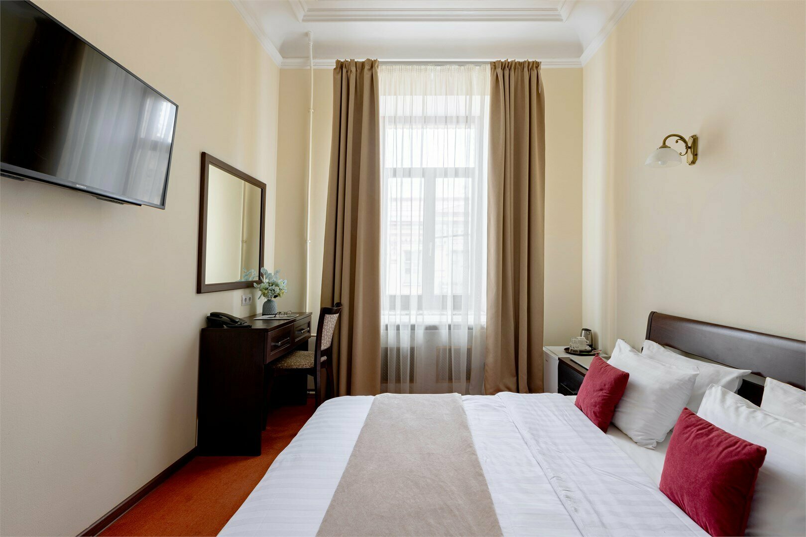 Стандарт с 1 кроватью, вид на Рубинштейна или во двор