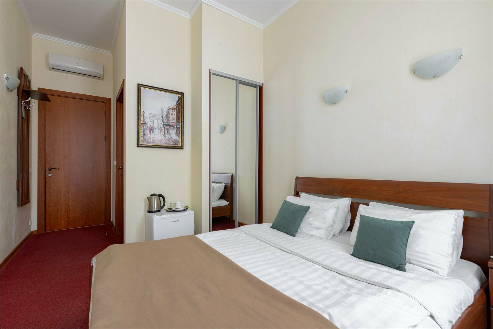 Эконом с 1 кроватью, балконом и видом на улицу Рубинштейна