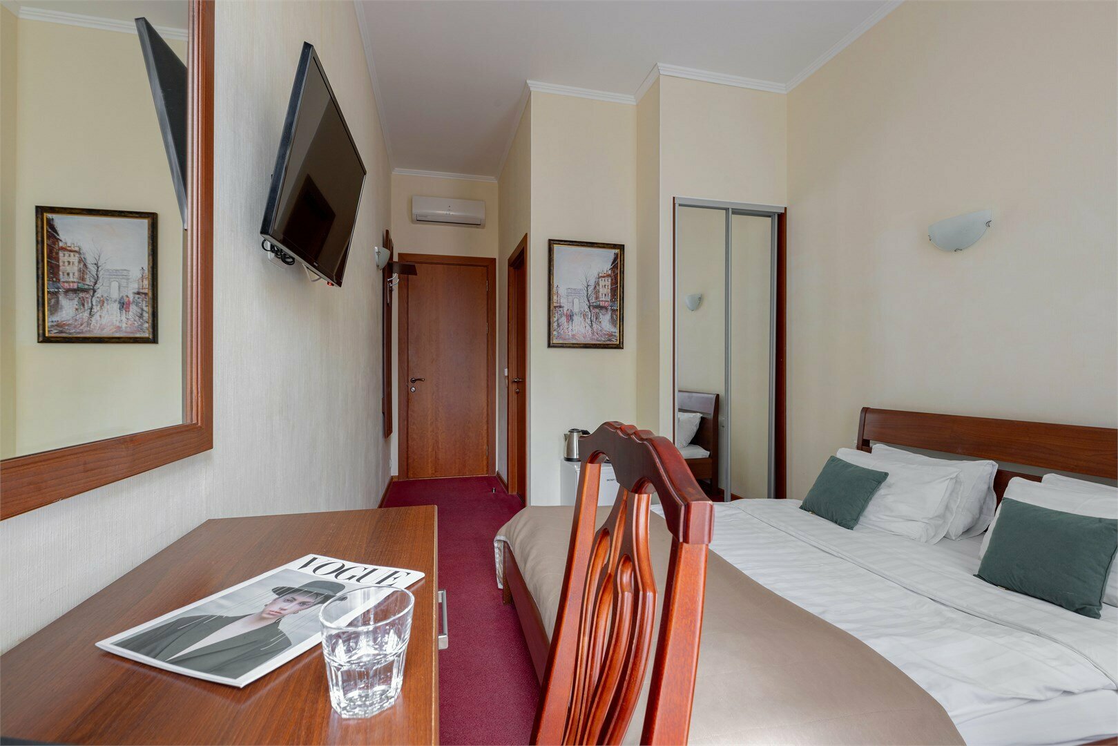 Эконом с 1 кроватью, балконом и видом на улицу Рубинштейна