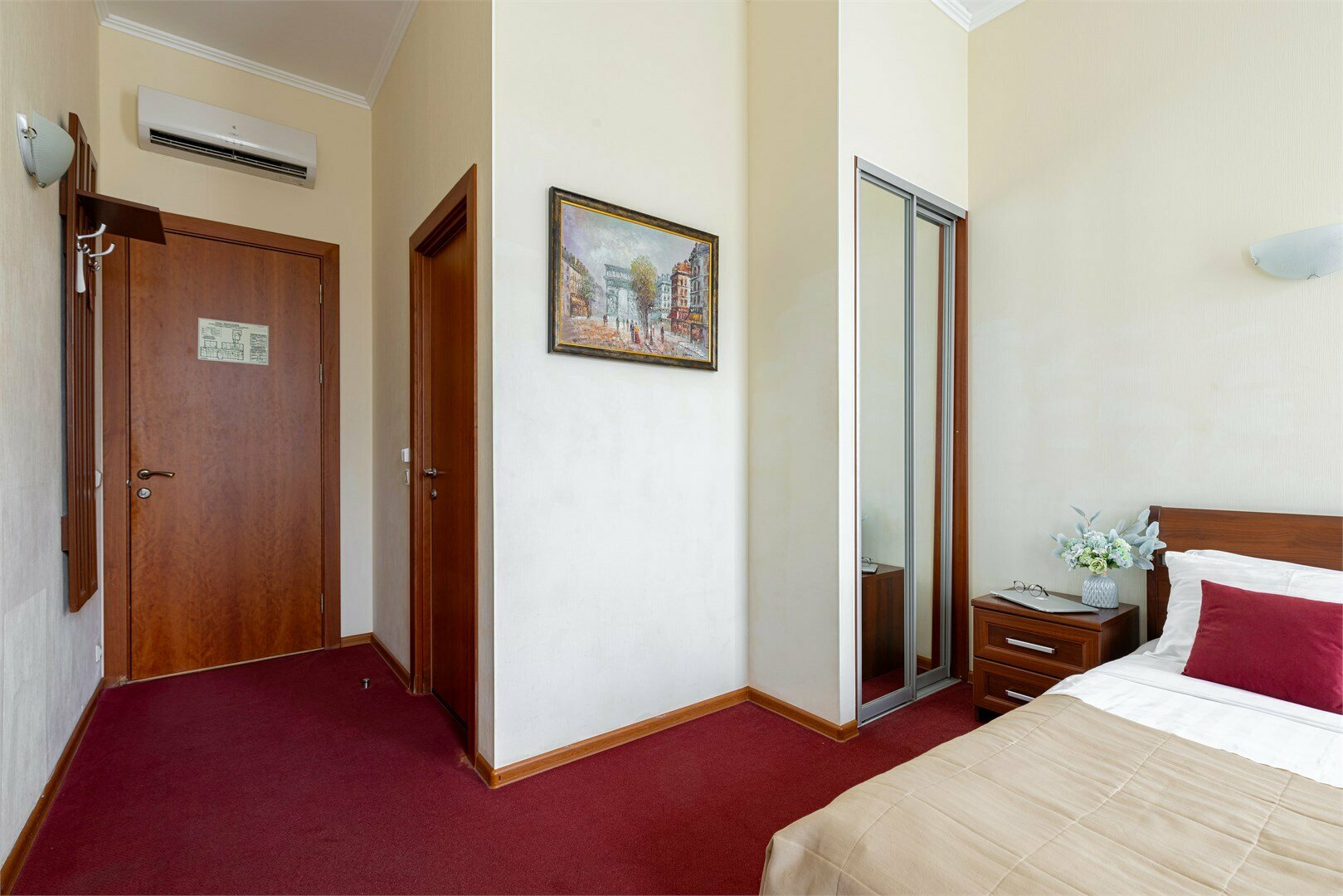 Стандарт с 2 раздельными кроватями и видом на Рубинштейна или во двор