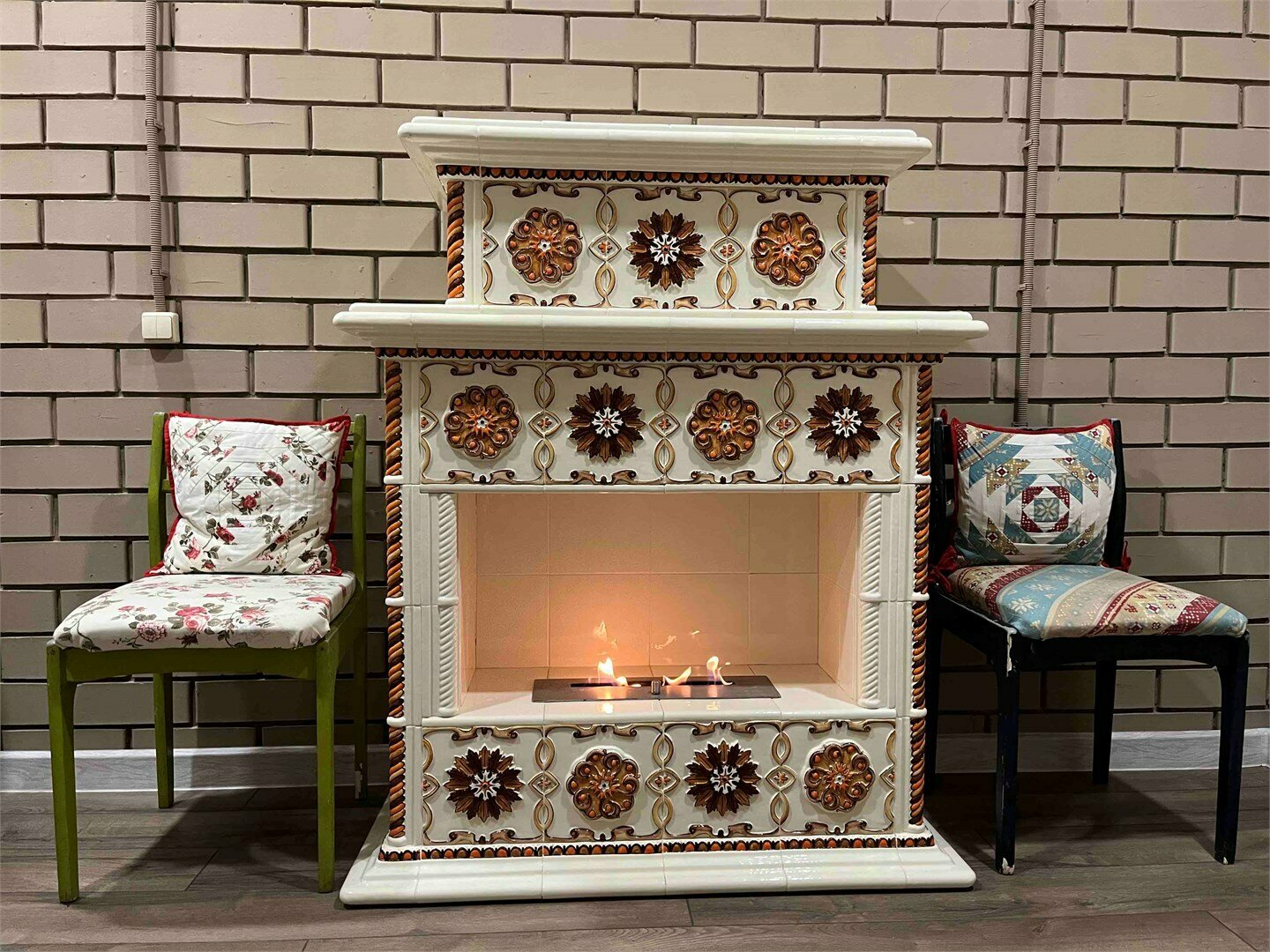 322- "Времена". Двухкомнатные апартаменты с камином с живым огнём, с кроватью "King- size" и односпальной. Новый 2 корпус, бесплатная стоянка