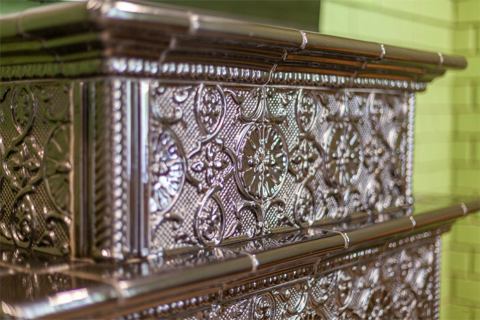 323- "Англия". Двухкомнатные апартаменты с камином, кроватью "King- size", односпальной кроватью и кухней. Новый 2 корпус, бесплатная стоянка