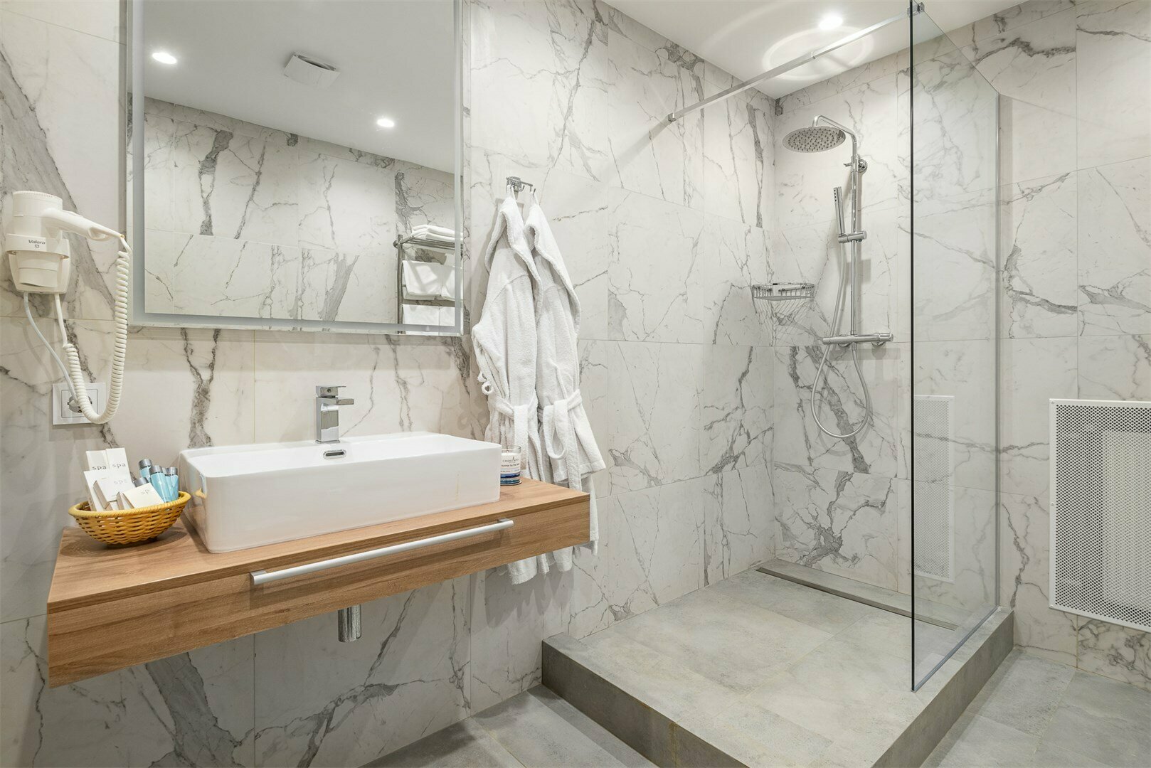 Делюкс Плюс