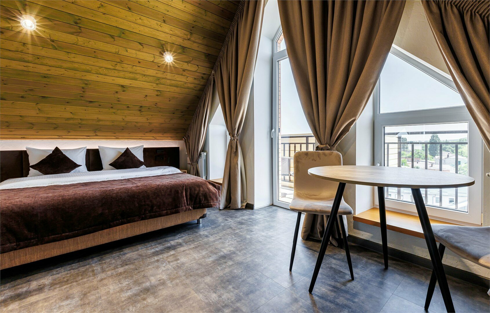 Полулюкс с балконом и видом на гору Машук