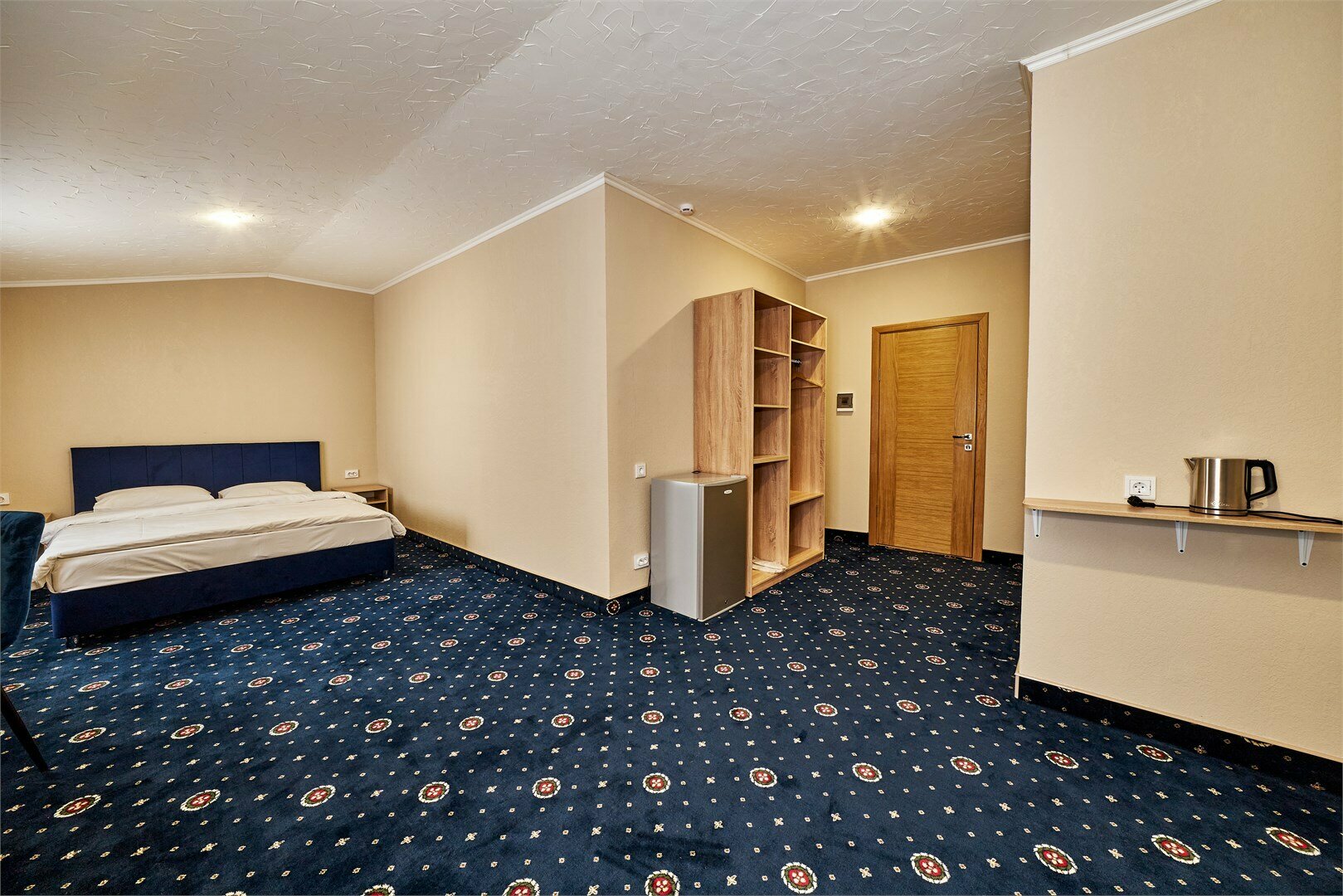 Cемейный номер с собственной ванной комнатой