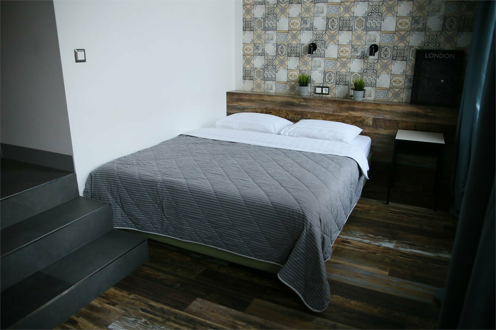 №1 Улучшенный двухместный номер с одной кроватью