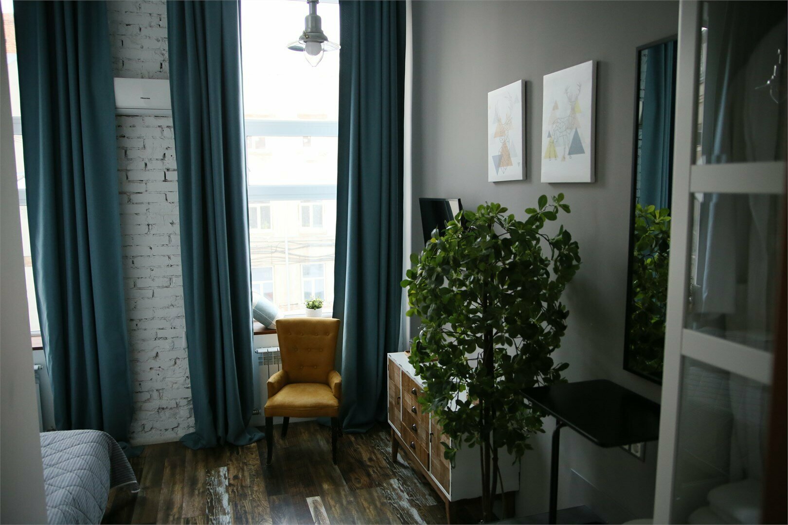 №1 Улучшенный двухместный номер с одной кроватью