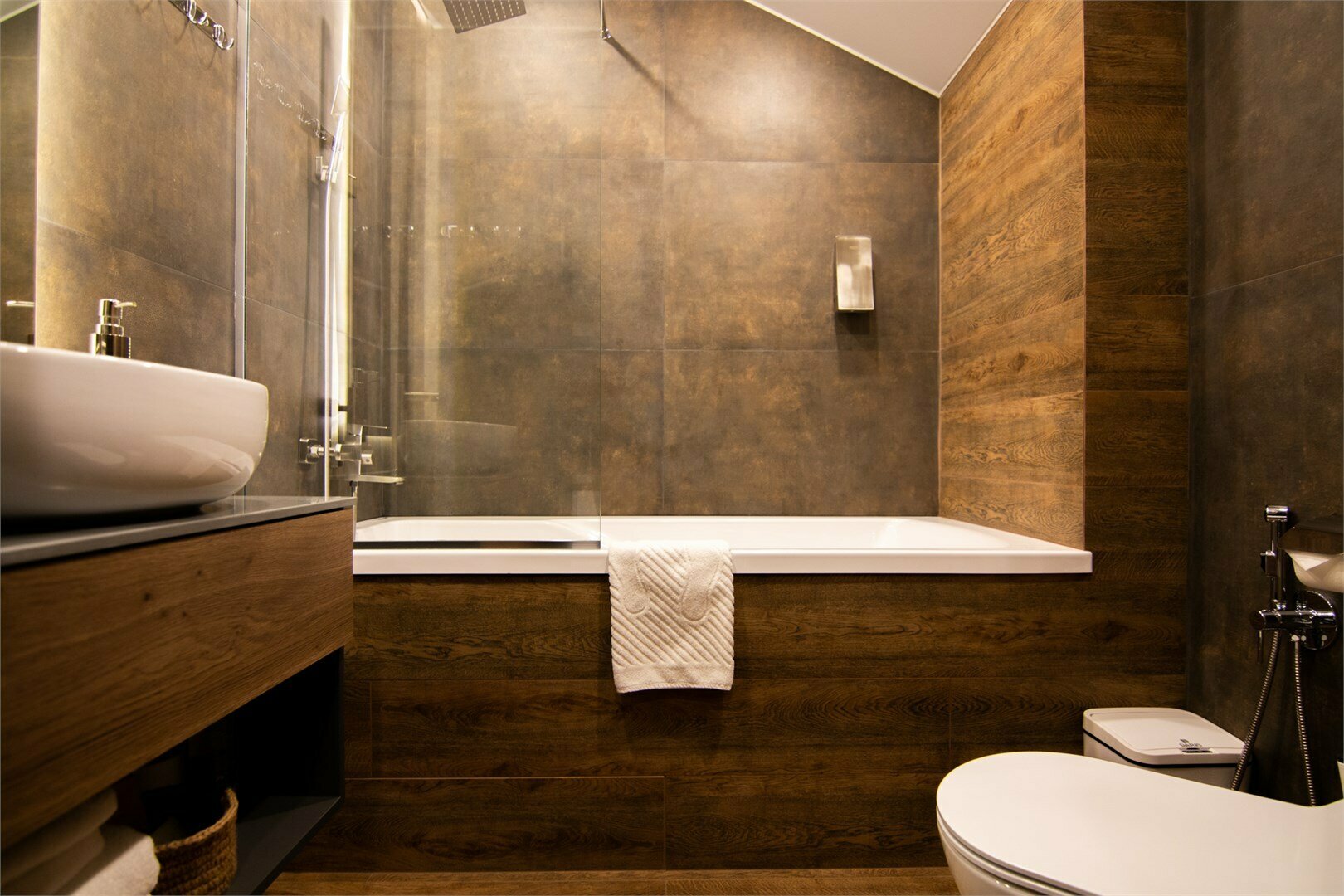 Люкс с кроватью размера «king-size» и балконом