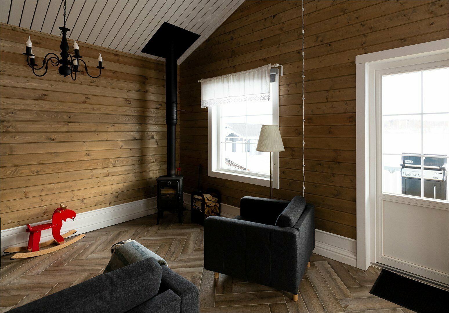 Скандинавский дом с сауной и видом на озеро