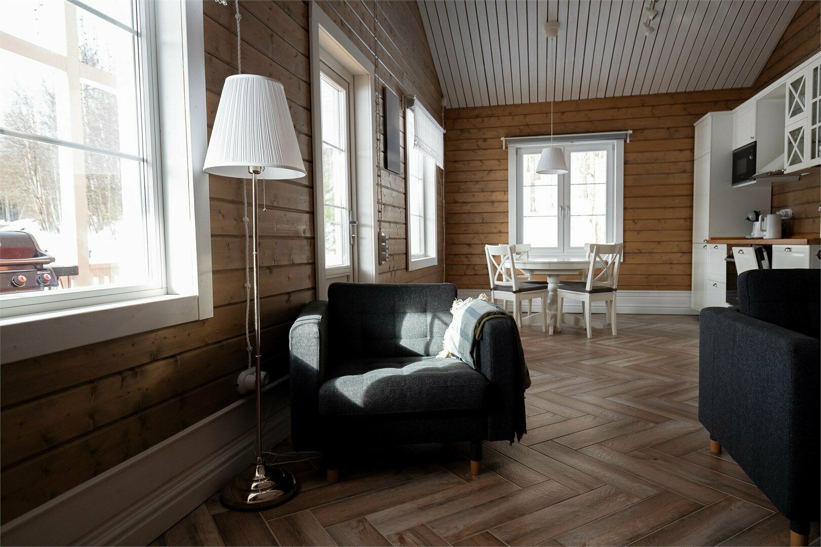 Скандинавский дом с сауной и видом на озеро