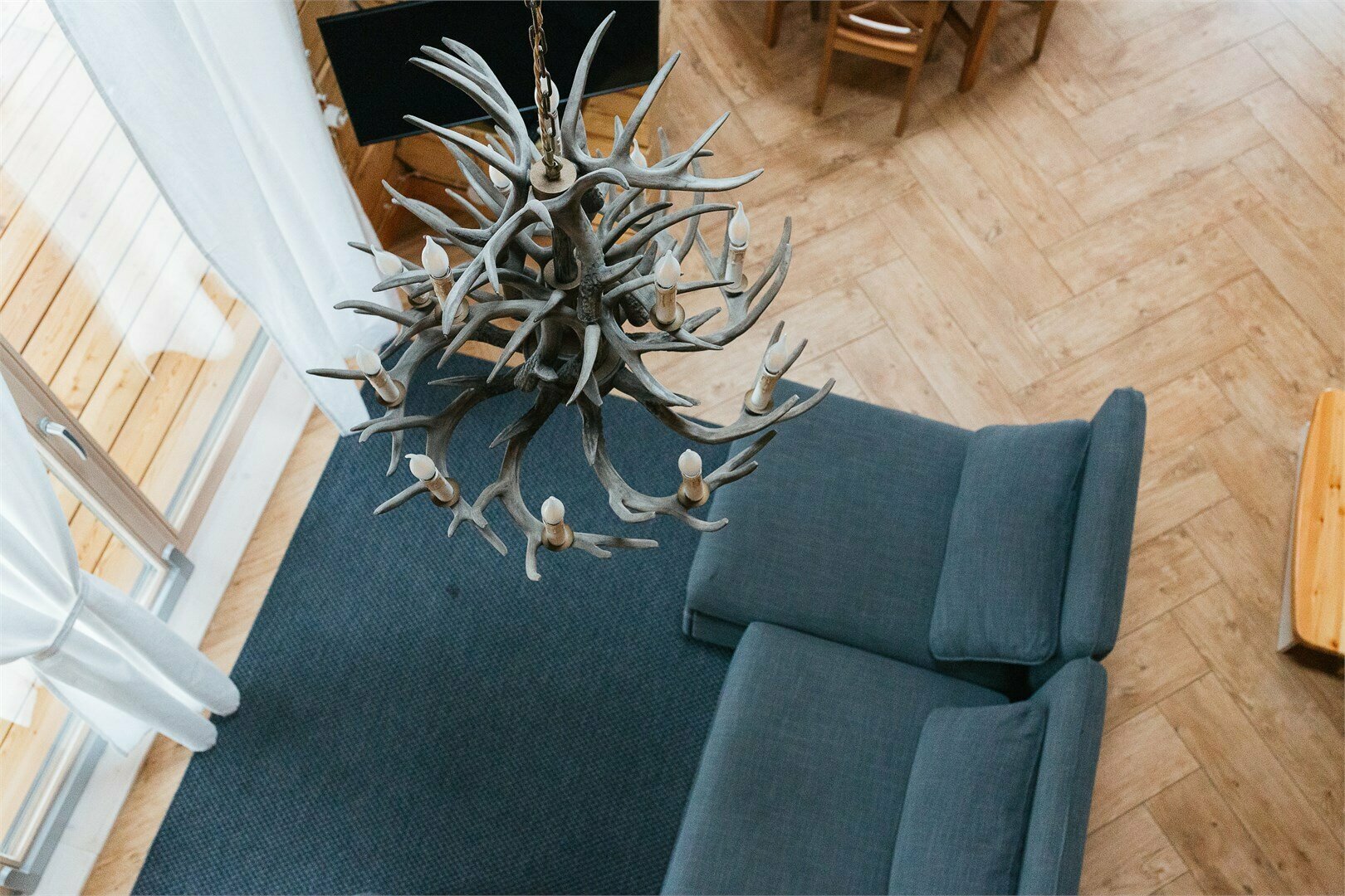 Зеленый дом на скале c видом на озеро и возможностью купели на дровах