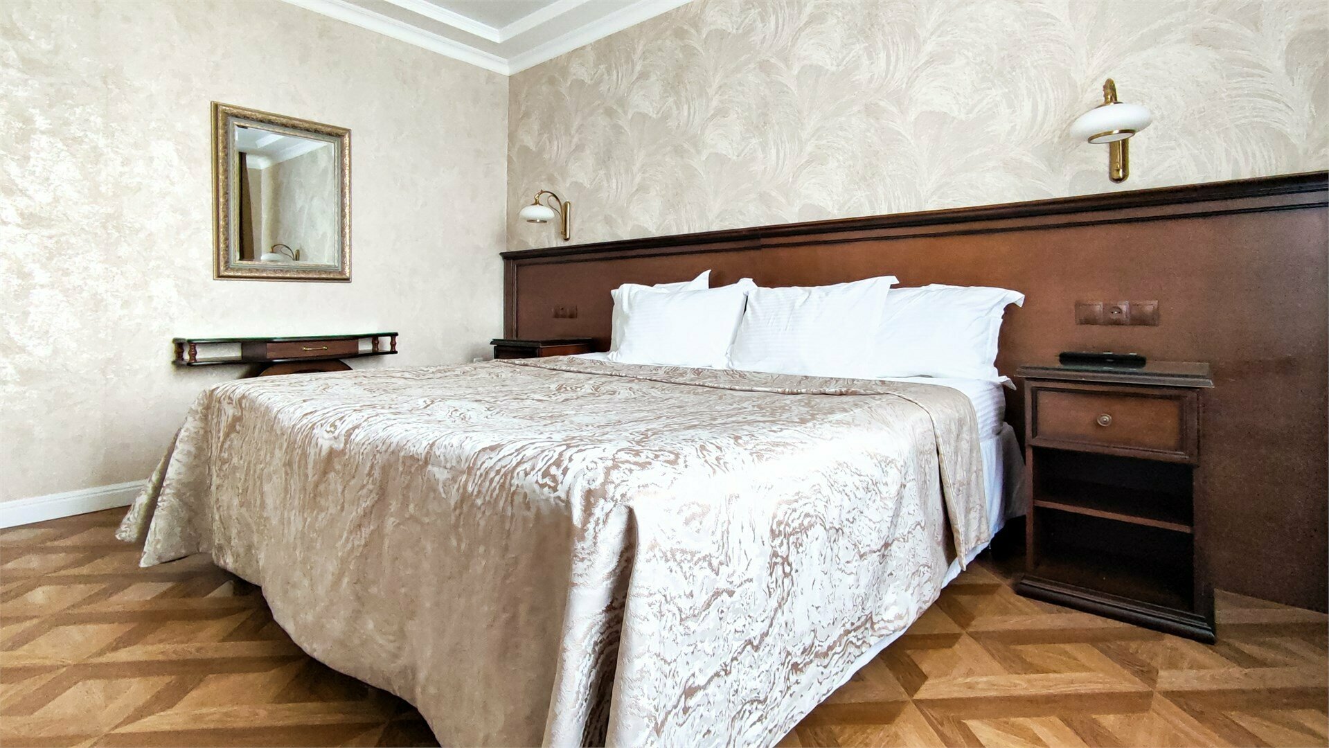 Люкс 30 кв.м. /общая кровать/