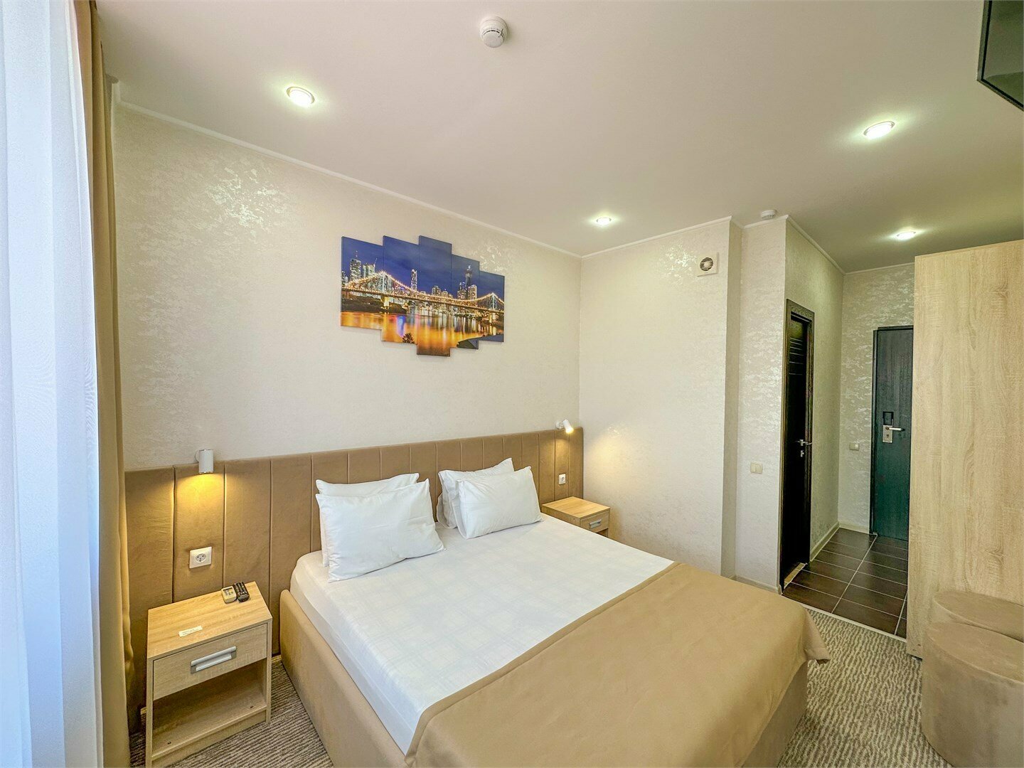 Стандарт с большой кроватью