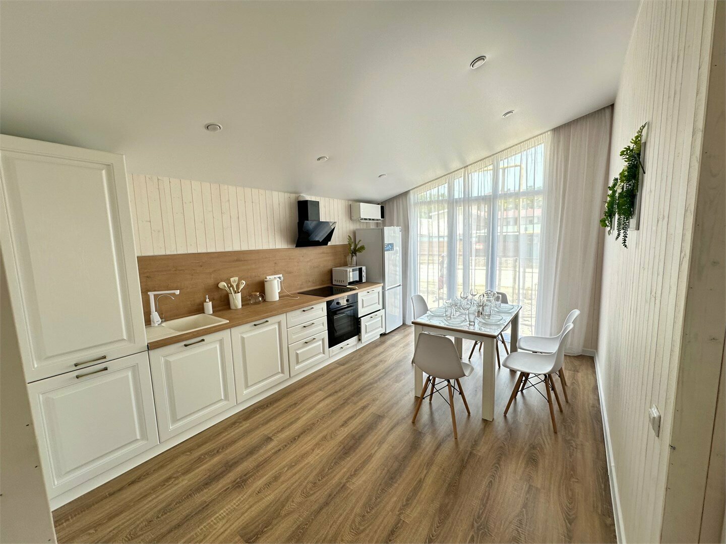 Коттедж с 3 спальнями и подогреваемым бассейном на отдельном участке без соседей