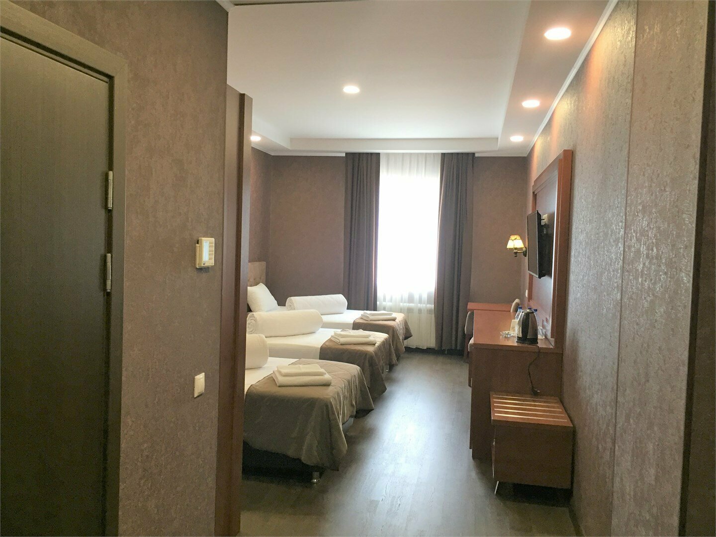 Классический 3 местный с видом на двор