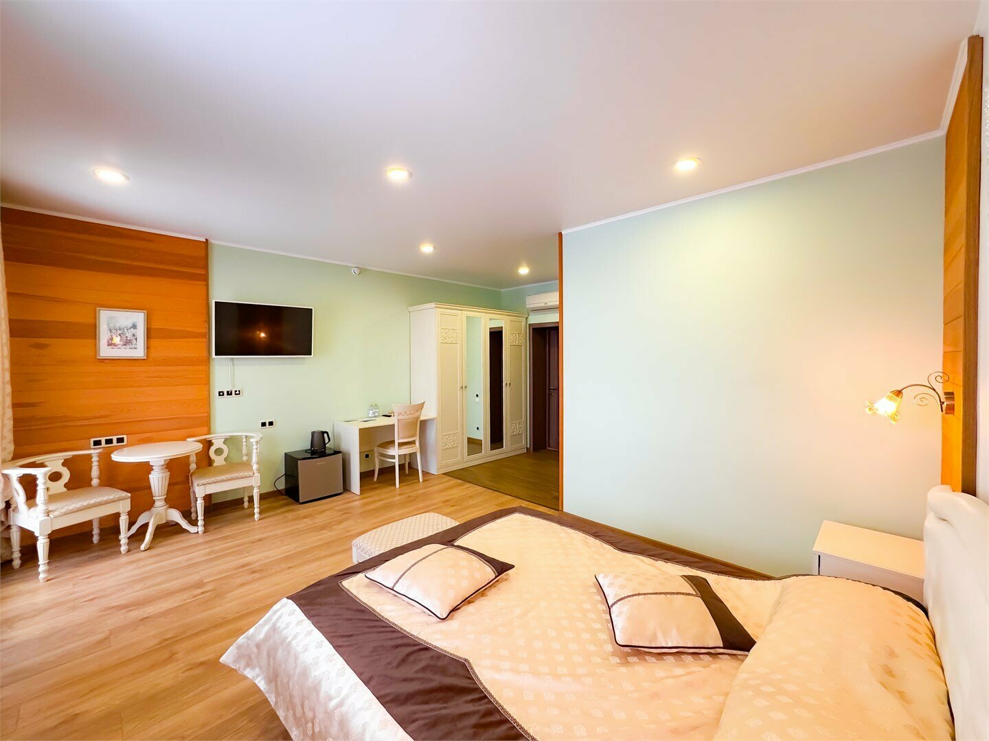 ЛЮКС С ВИДОМ НА ОЗЕРО