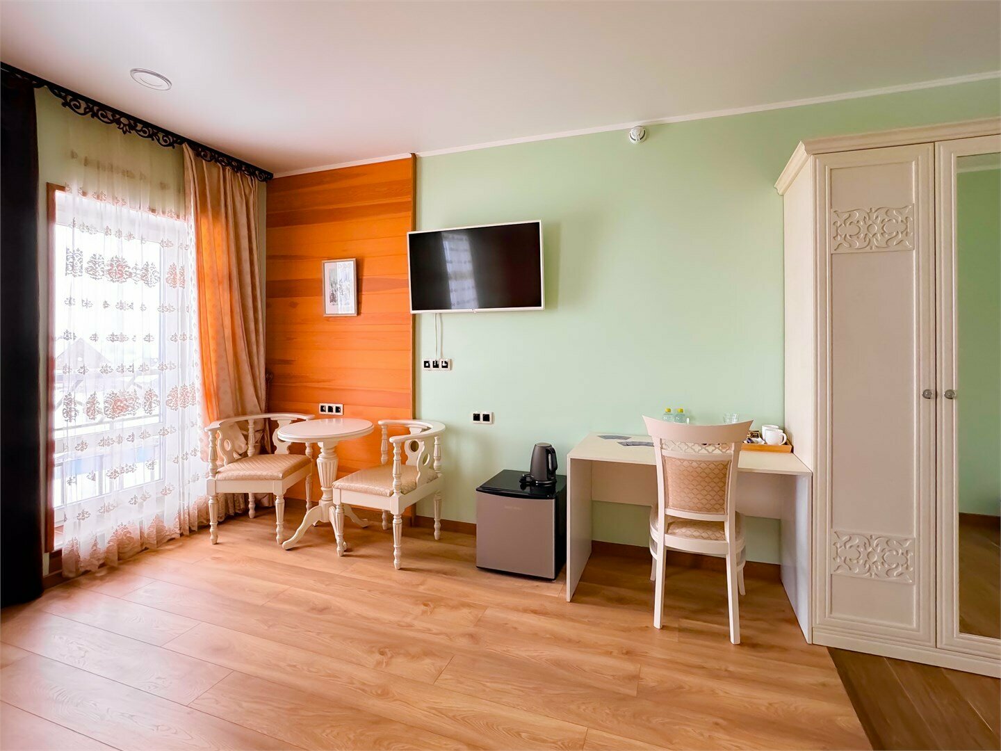 ЛЮКС С ВИДОМ НА ОЗЕРО