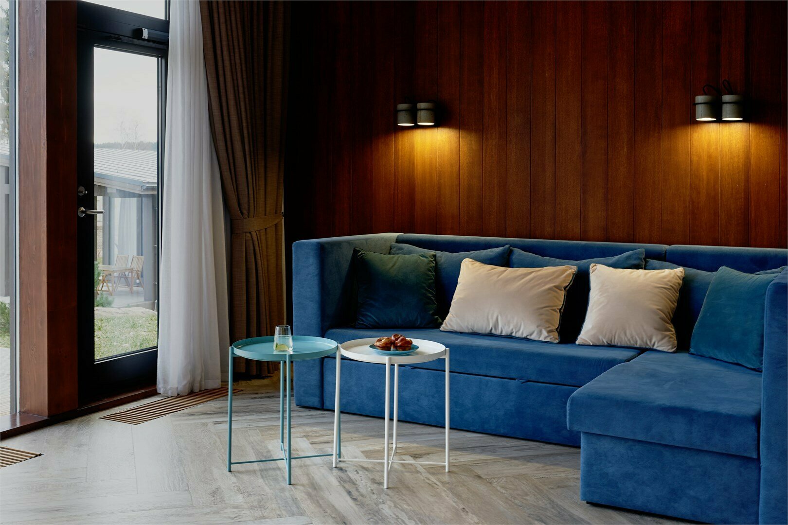 Коттедж с террасой и 2 спальнями