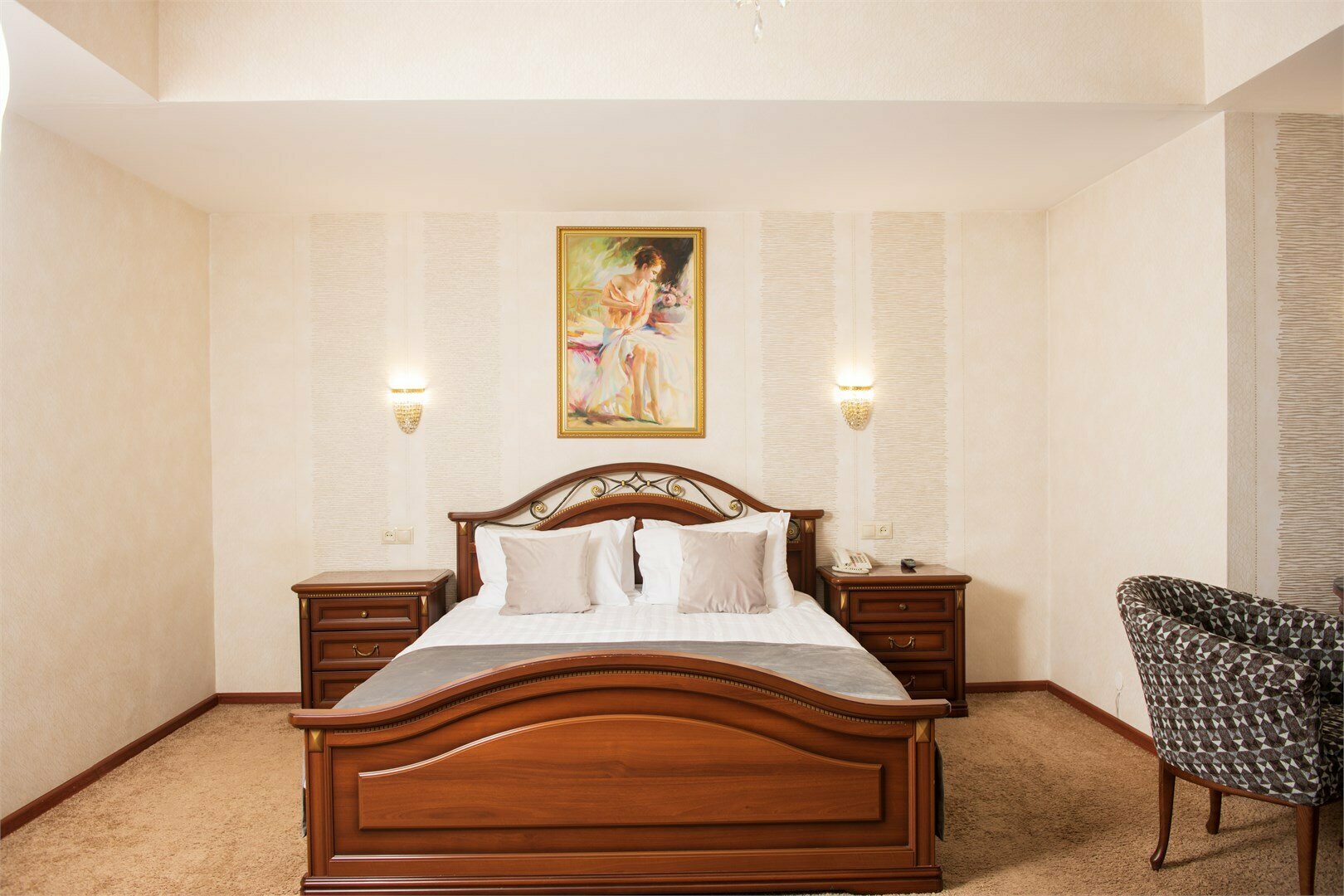 Джуниор Сюит