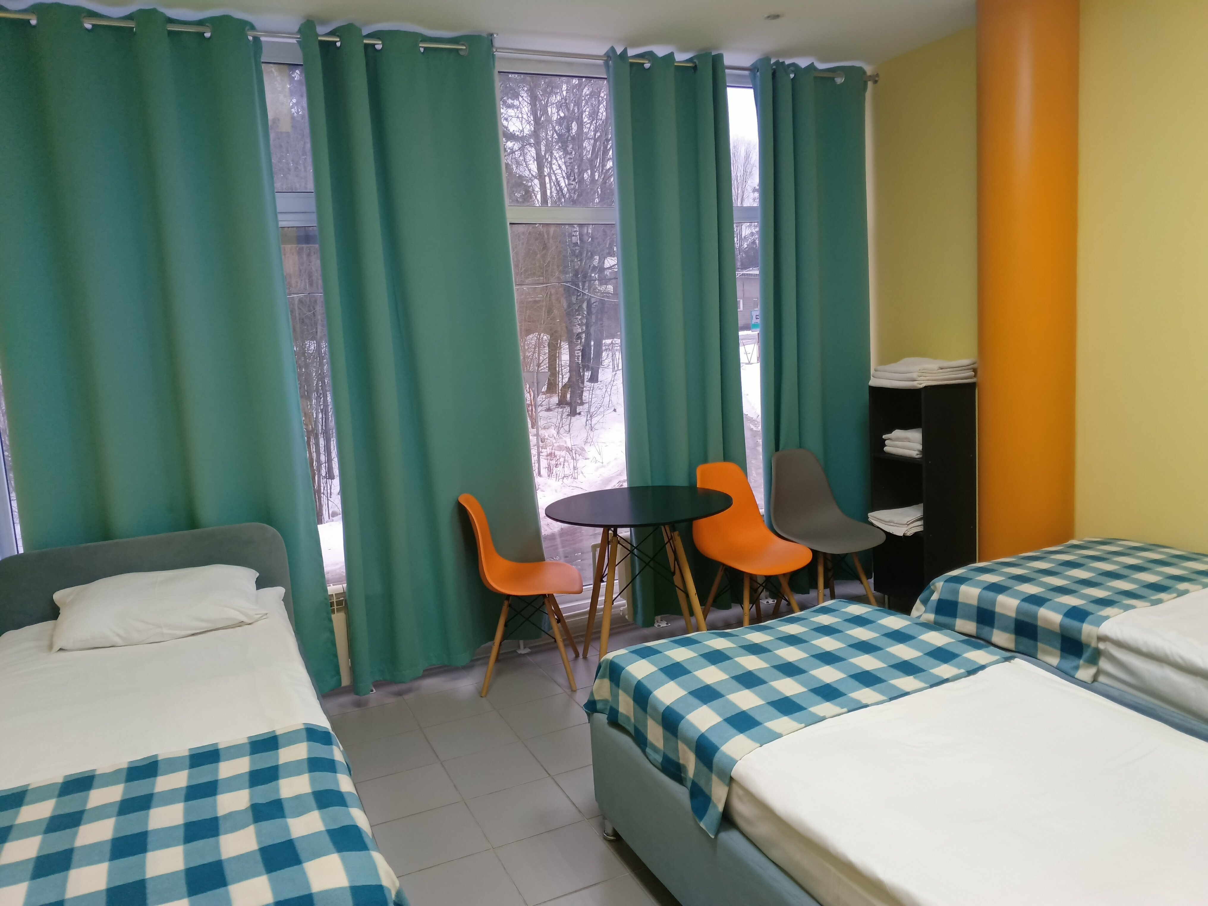 Односпальная кровать в общем номере