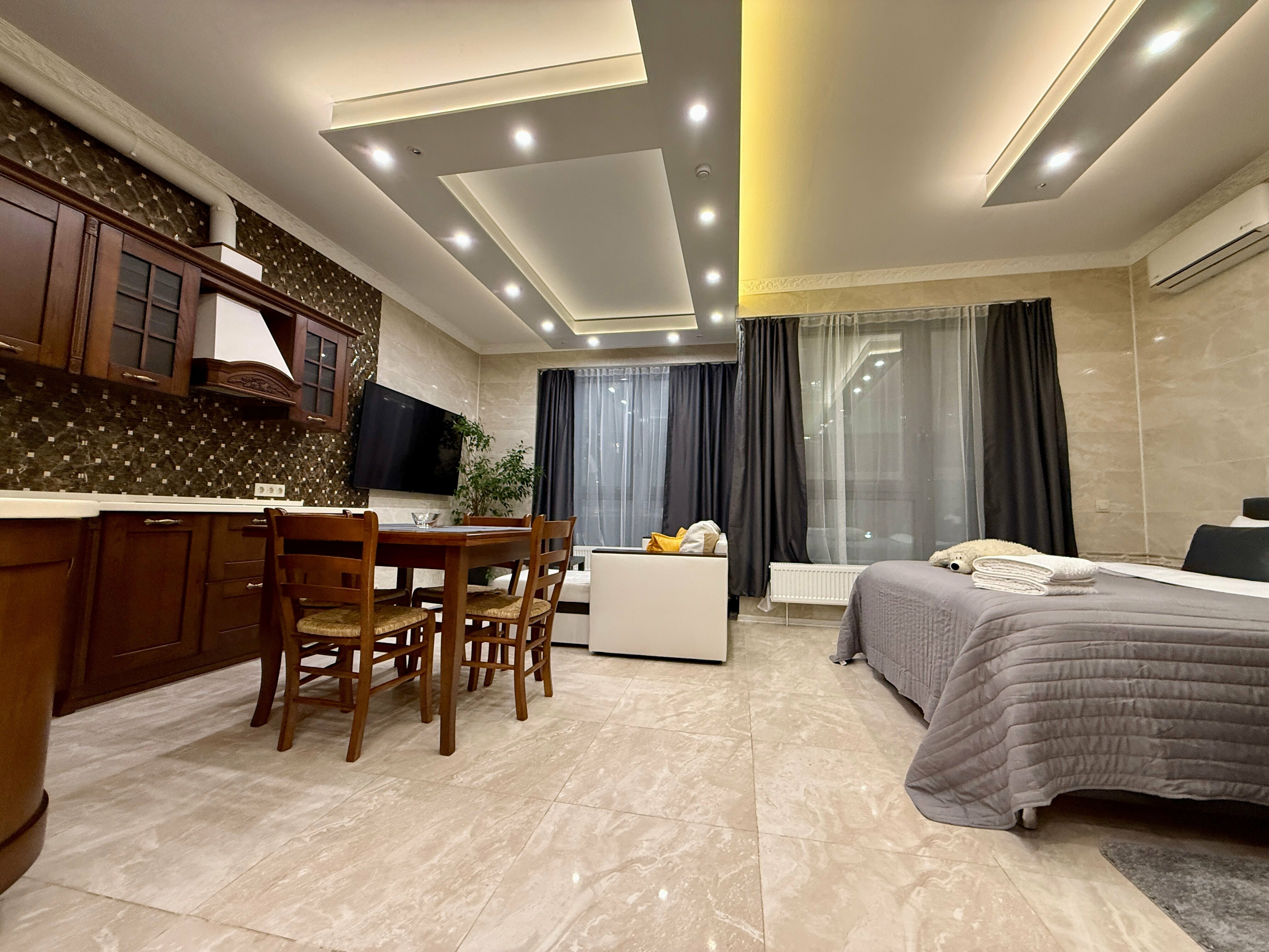 Люкс с кроватью размера «king-size» и балконом