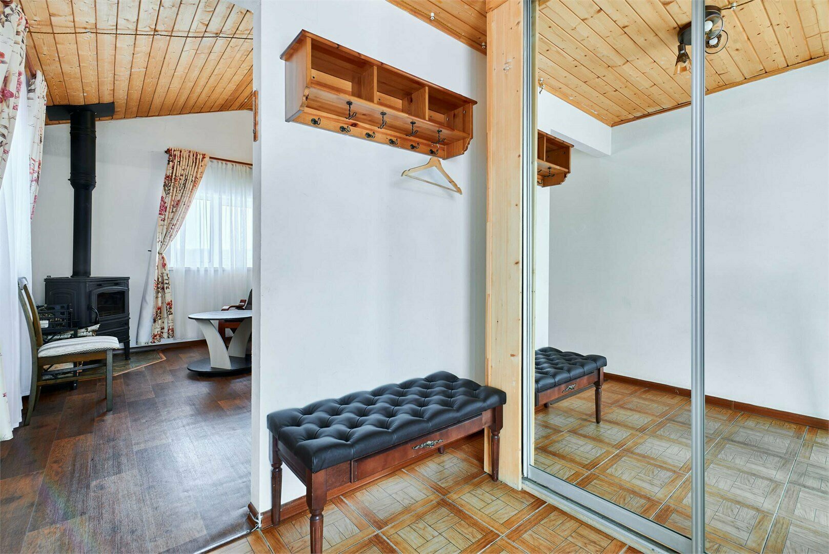 Апартаменты на 2-х гостей с камином и ванной