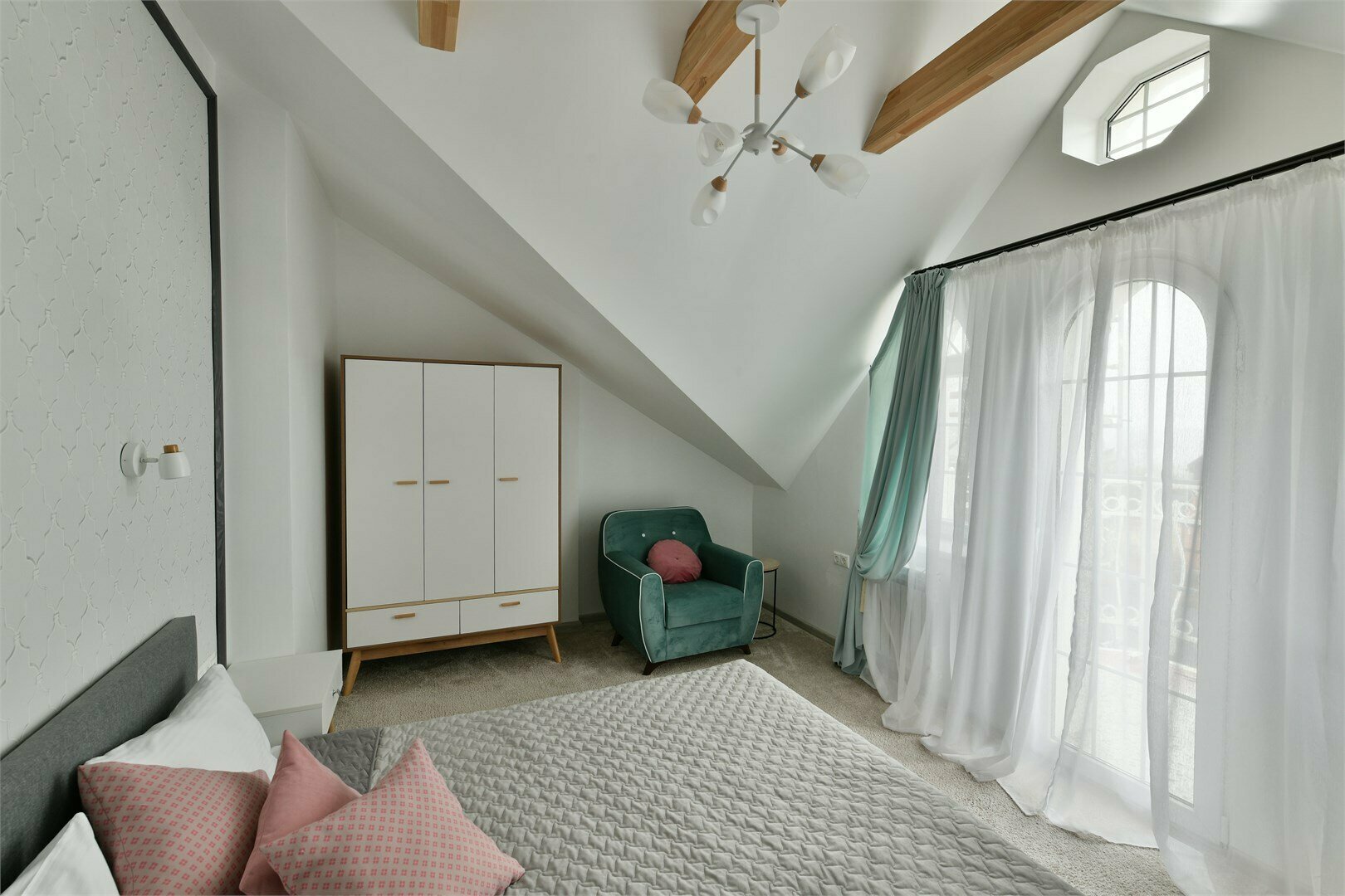 Апартаменты с балконом