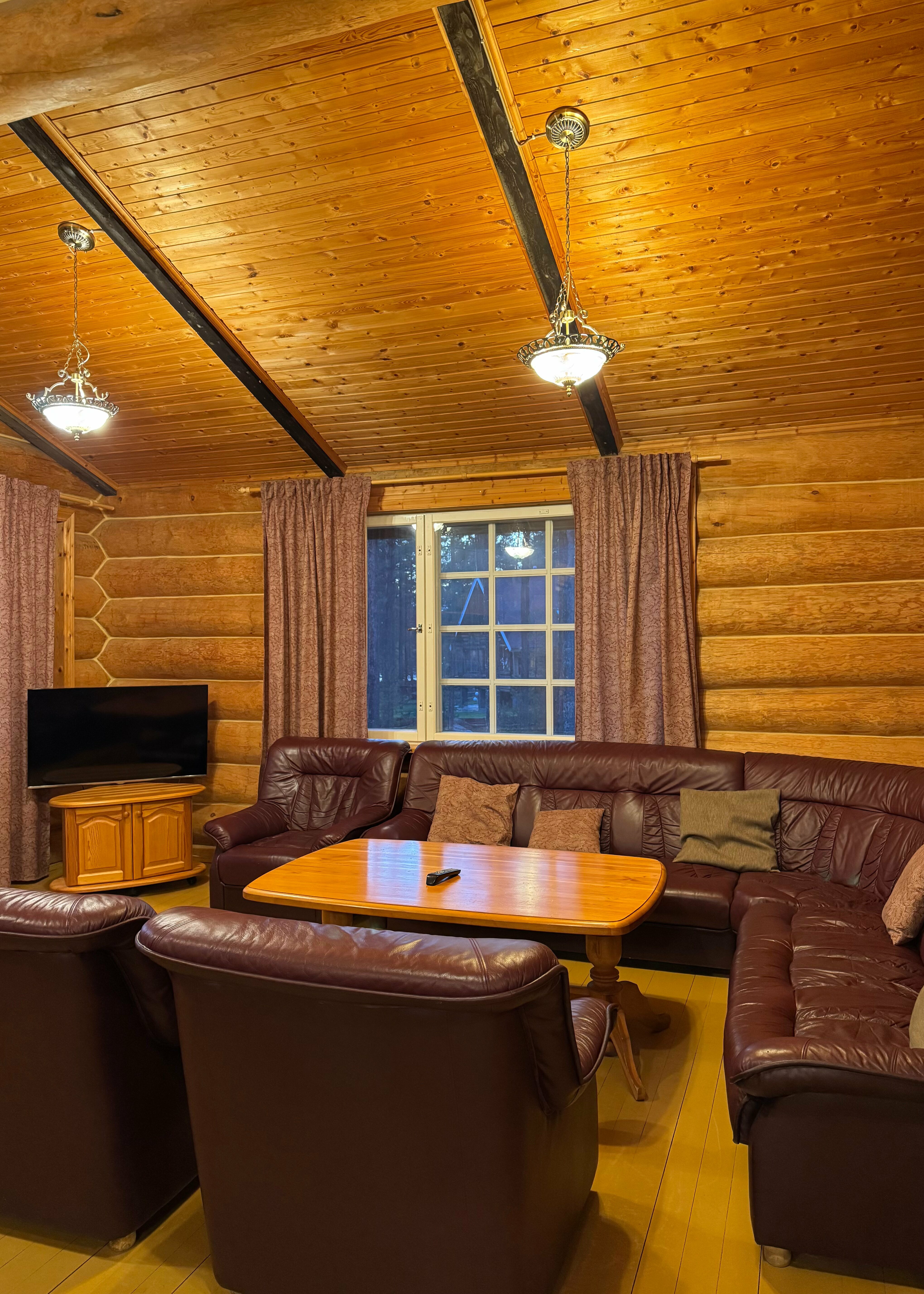 Дом с видом на озеро